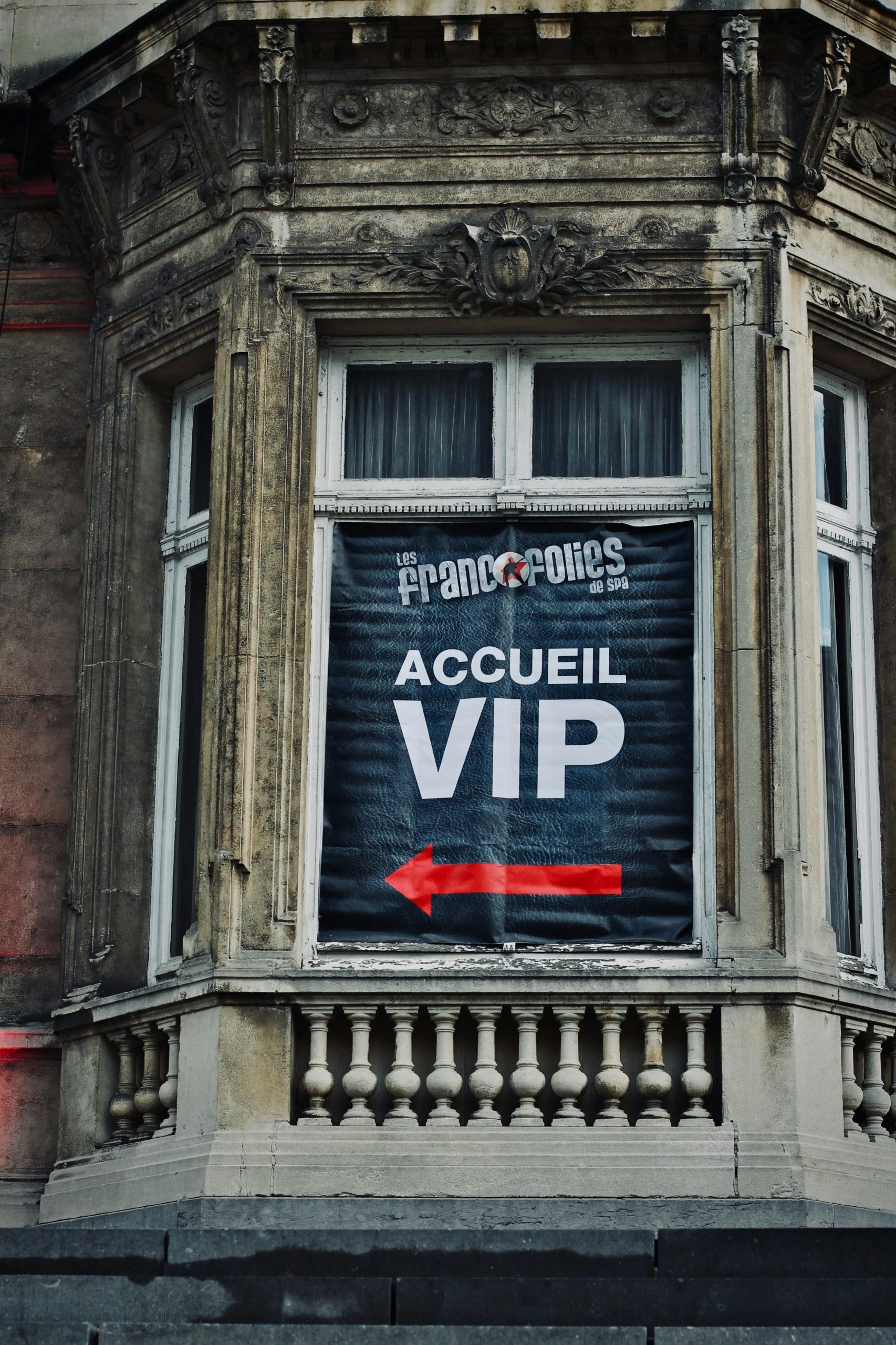 Facebook VIP Bio: Stylish Ideas, Tips, Symbols, and Examples (Complete Guide)